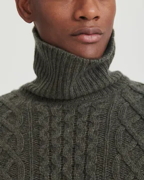 Cashmere Fisherman Cable Turtleneck