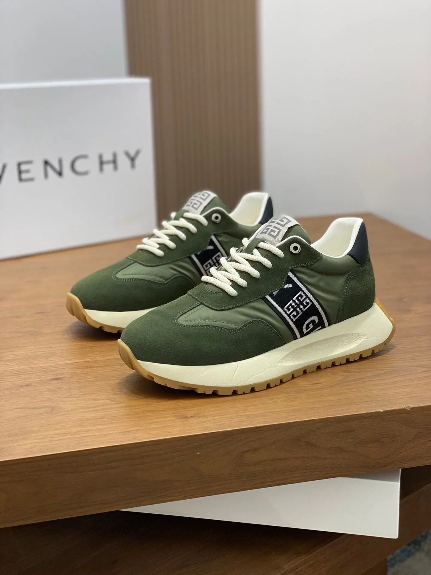 GVC Green Runner Sneakers-023