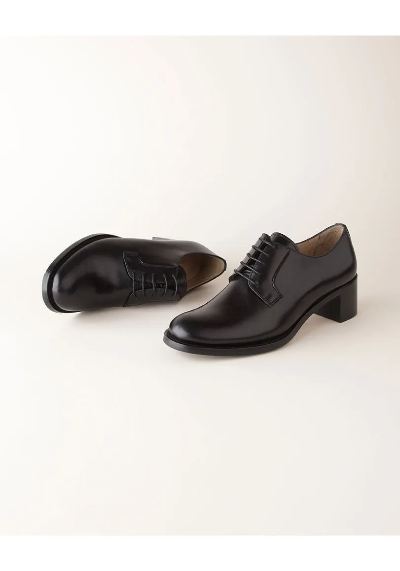 Lace-Up Oxford Heel