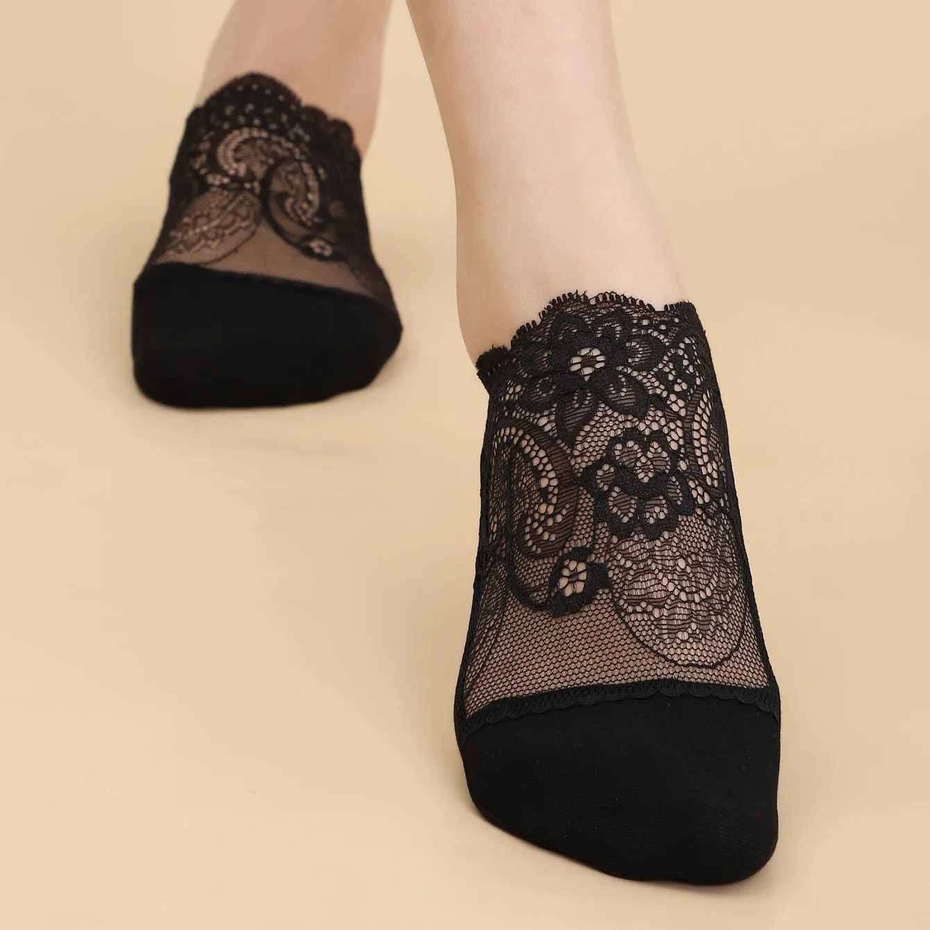 Womens Lace Floral Trim Boat Hidden Socks  Set of 3